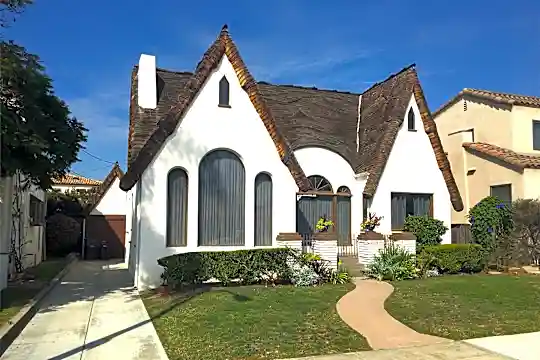 239 Argonne Ave Photo 1