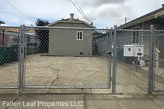 8721 B St Photo 1
