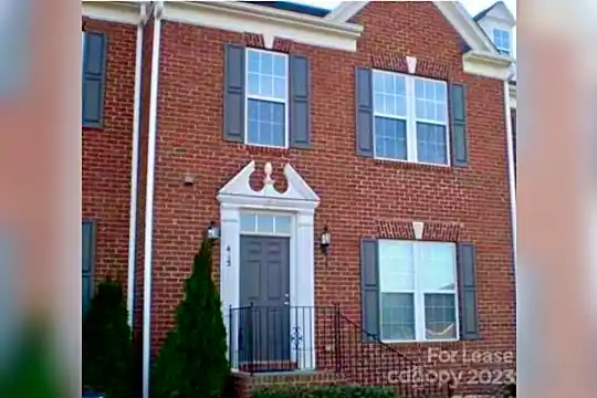 413 Armour St Photo 1