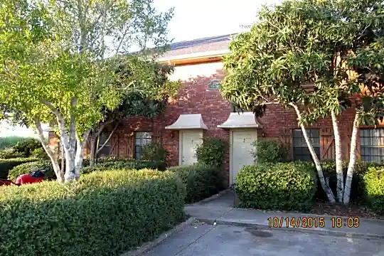 204 Gloria St Photo 1
