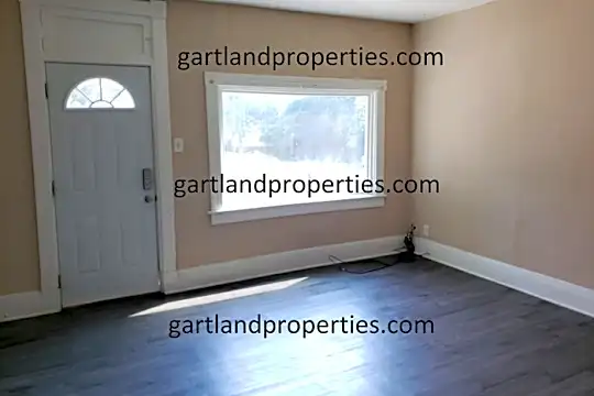 146 Washington St Photo 2