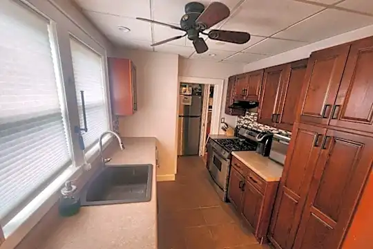 29 Brokaw Ave Photo 2