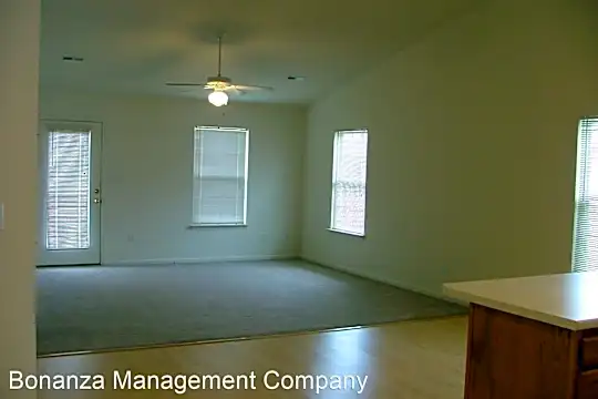 140 Springwood Ln Photo 1