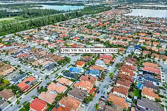 12981 NW 9th Ln Photo 2