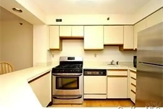 14 Nosband Ave #1G Photo 2