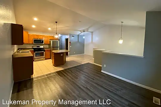 415 S Kendall Ave Photo 2
