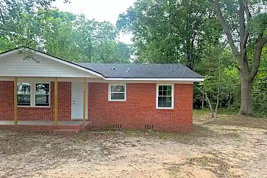 106 Marion St Photo 1