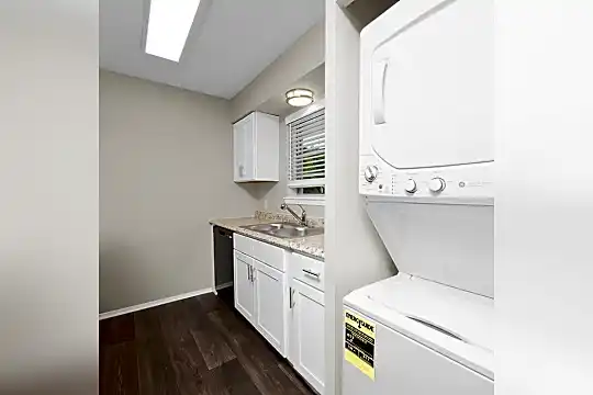 200 E Mitcham St Photo 2