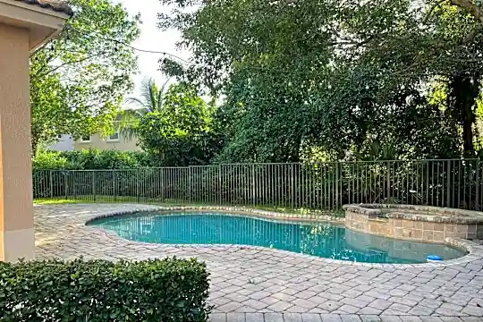 4963 Cypress Way Photo 2