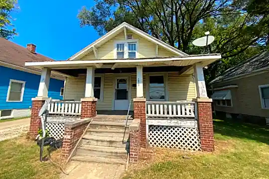 1517 E Fairchild St Photo 1