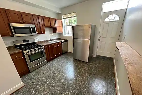806 N Rose St Photo 1