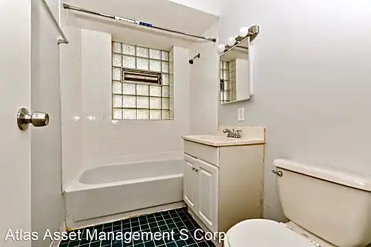 4240 S Michigan Ave Photo 1