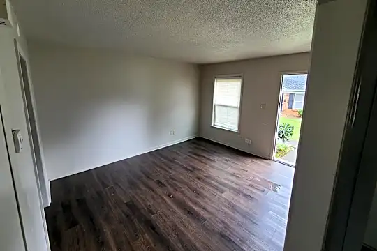 127 Mellow Dr Photo 2