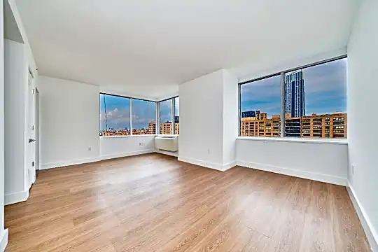160 Riverside Blvd Photo 1