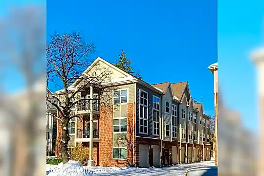 305 W Utica St Photo 1
