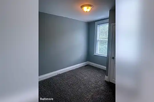 3403 Ravenwood Ave Photo 2