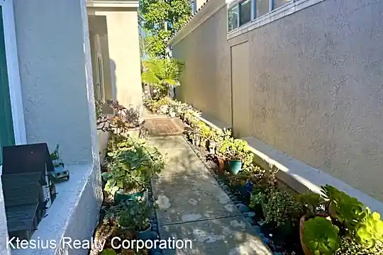 1502 Hermosita Dr Photo 2