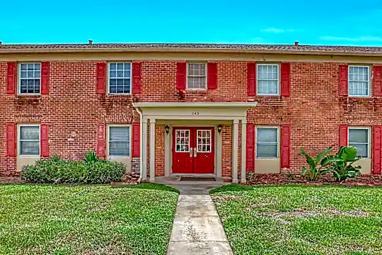 145 E Colonial Ct #D Photo 1
