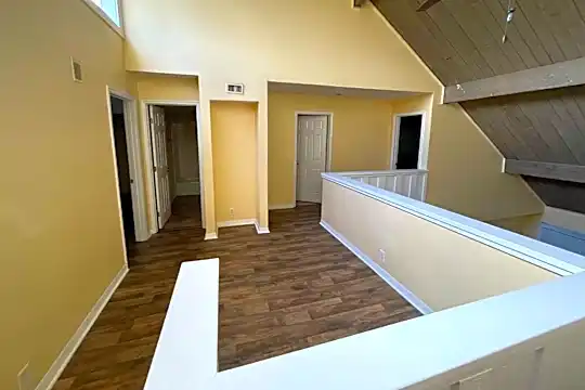 257 Crown Oaks Way Photo 1