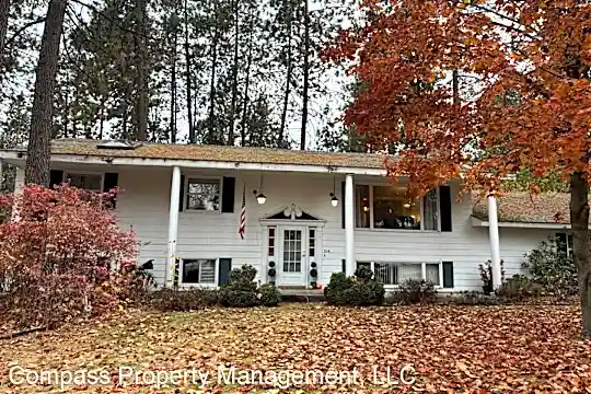 104 S Ridgewood Dr Photo 1