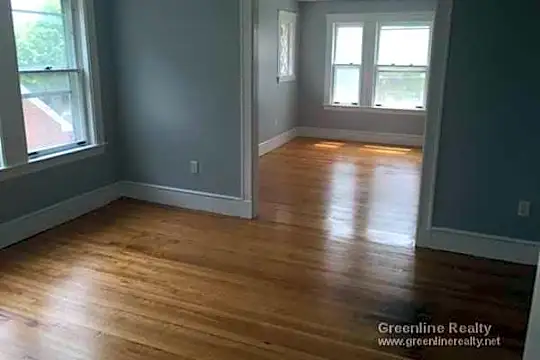 136 Barnes Ave Photo 1