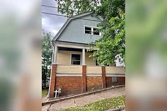 409 Pine St Photo 1