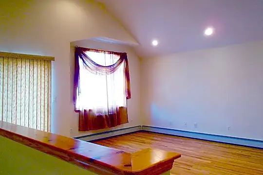 1844 84th St Photo 2