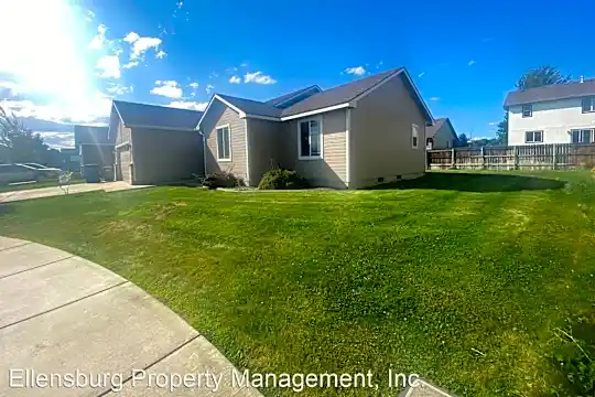 403 E Windsor Ct. Photo 1