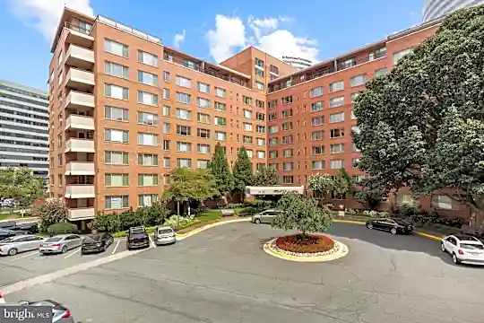 1121 Arlington Blvd #1008 Photo 1