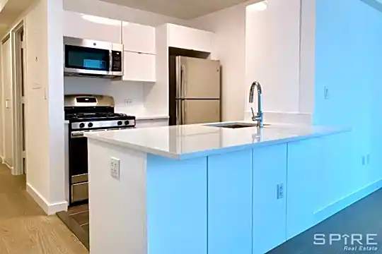 111 Worth St Photo 2