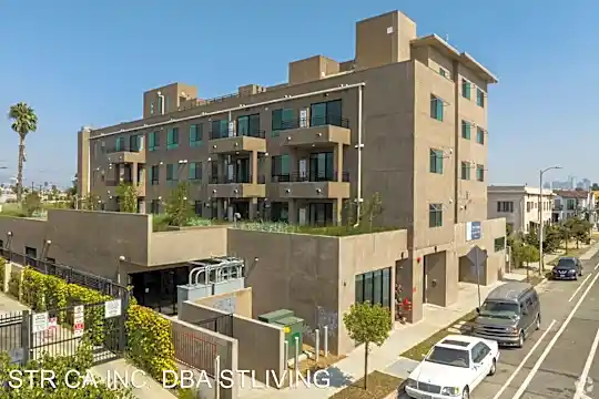 Elevate Your Lifestyle with ST Living at 3617 Venice Blvd! Photo 1