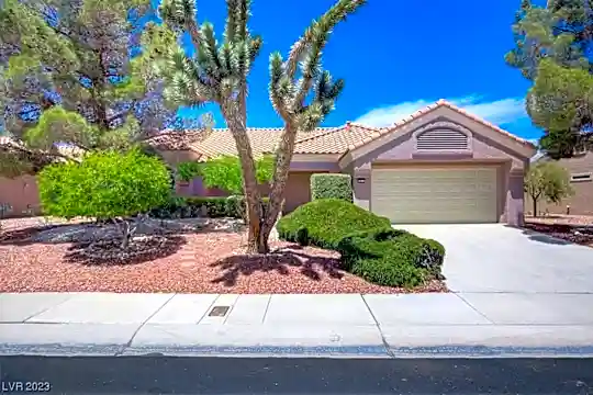 3013 Sungold Dr Photo 2