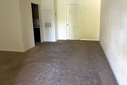 1070 Orange St Photo 1
