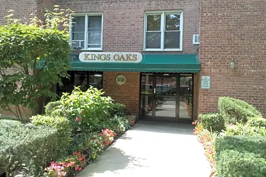 Kings Oaks Terrace Cooperative Photo 2