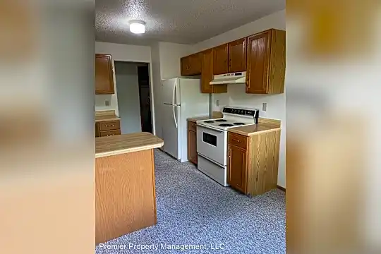 1505 Shannon Dr NE Photo 1