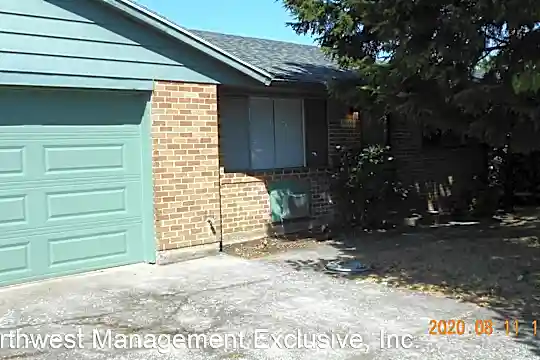 16104 SE 3rd St Photo 1