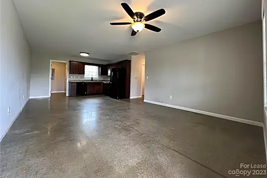 3823 Marietta Pl Photo 2