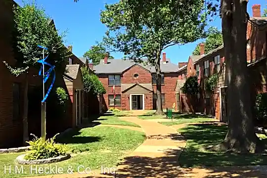 1160 Jefferson Avenue Photo 2
