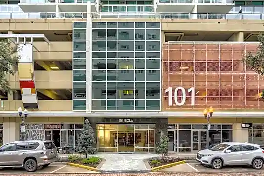 101 S Eola Dr #913 Photo 2