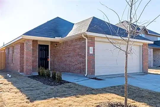 1607 Dove Cir Photo 2