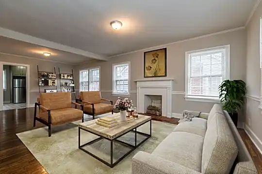 204 Floral Park Photo 2