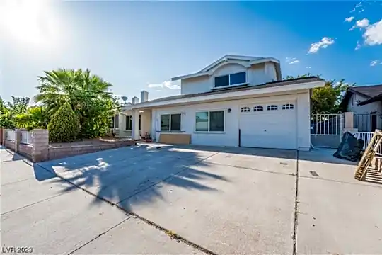 6736 Carrera Dr Photo 2