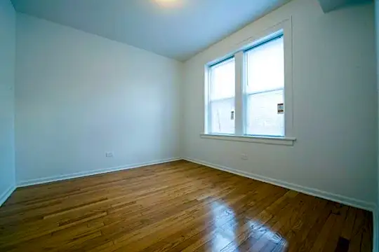 404 S 4th Avenue Photo 2