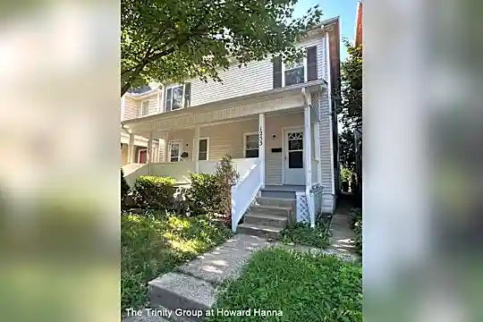 1253 Eastwood Ave Photo 1