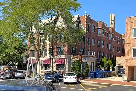 73 Hazel Ave Photo 1