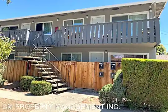7060 Princevalle St Photo 2