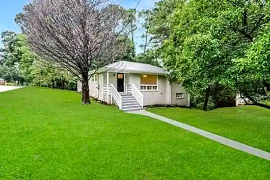 2957 Belvedere Ln Photo 2