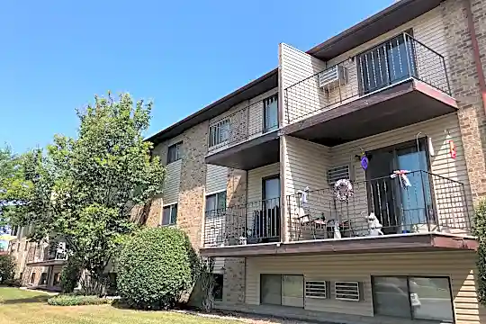Edgewood Court Apartments Photo 1