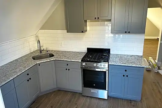 209 Sharp St Photo 1