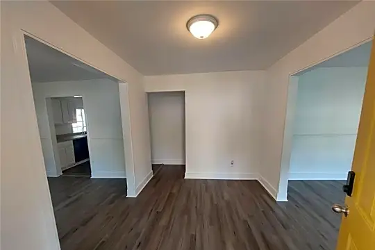 1230 Plaza Ave SW Photo 2